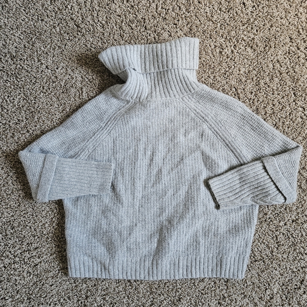 Massimo Dutti Cropped Wool and Angora Blend Turtleneck - Picture 5 of 8